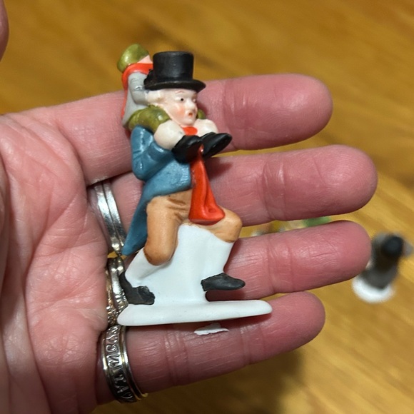 Heritage Village Collection Vintage Ceramic Figurines Set Christmas Carol - Picture 3 of 6